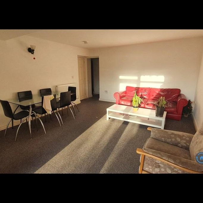 1 bedroom in a flat share to rent - Photo 1