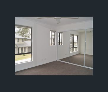 Modern 2 Bedroom unit-walking distance to schools & shops - Photo 3