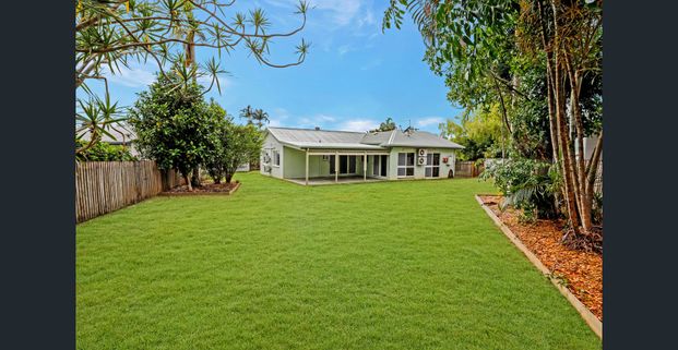 Modern home in cul-de-sac - Photo 1