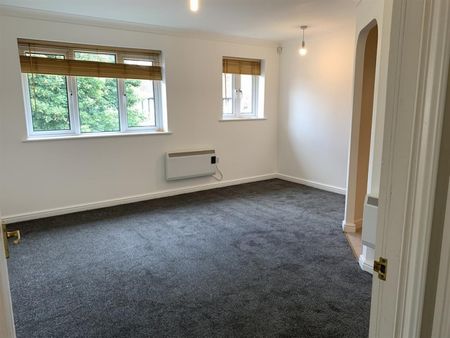 1 bedroom Flat To Let - Photo 2