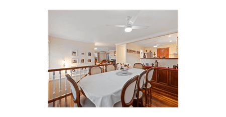 Generous 650m² home with versatile spaces perfect for work, relaxation or entertainment. - Photo 2