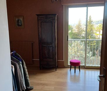 Location Appartement 4 pièces 87m² DRAGUIGNAN 83300 - Photo 2