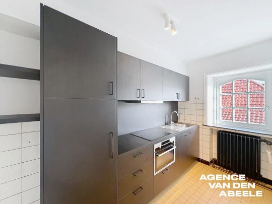 Vernieuwd appartement met 2 slaapkamers - Photo 1