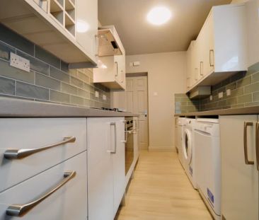 6 Bedroom 2 Bathroom - Photo 1