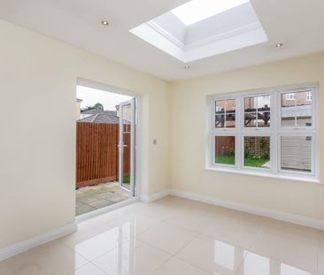 4 bedroom terraced house to rent - Photo 2