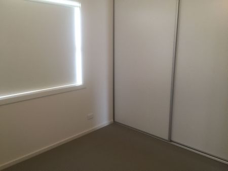 Modern 3 Bedroom Property in Paralowie - Photo 3