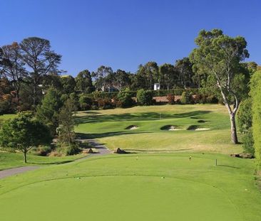 2/1 Kathleen Avenue, MOUNT WAVERLEY, VIC - Photo 1