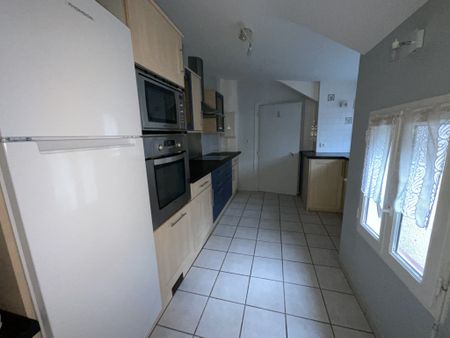 Location Appartement 5 pièces 117m² BOURGES 18000 - Photo 5