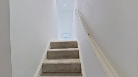 3 bedroom flat to rent - Photo 4