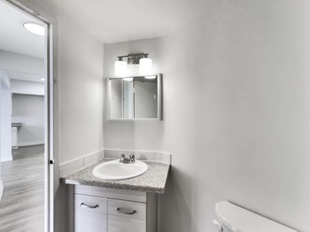 For Lease - 65 Thorncliffe Park Drive Unit# 1411, Toronto, Ontario - Photo 3