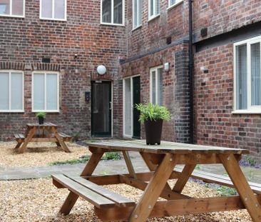 studio to rent Cutlers Yard, 104 Mary Street, Sheffield, S1 - Photo 2