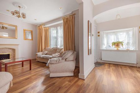 3 bedroom semi-detached house to rent - Photo 2