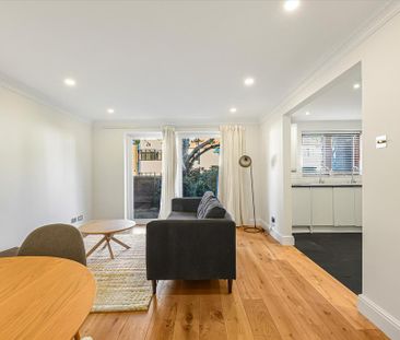 3 bedroom flat to rent - Photo 1