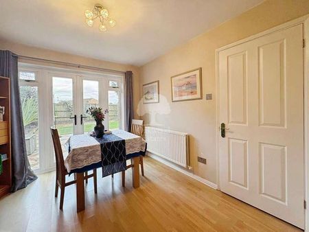 Redditch, Bracknell, RG12 - Photo 2