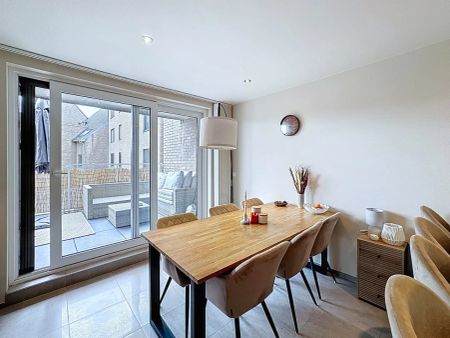 Recent en centraal gelegen app. met 2 slaapkamers, terras en autostandplaats - Photo 5