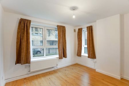 3 bedroom flat to rent - Photo 3