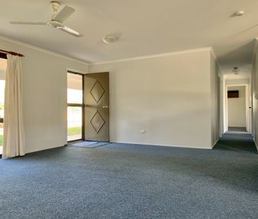 Neat & Tidy Family Home ! - Photo 3