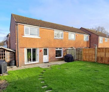 3 bedroom end of terrace house to rent - Photo 4