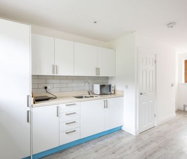 To Let 4 Bedroom House - Photo 1