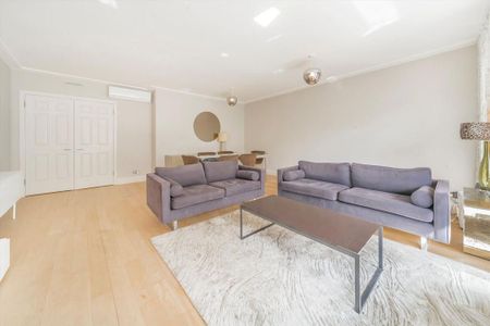 3 bedroom flat to rent - Photo 2