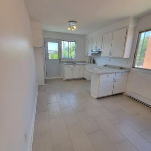 Grand 4 et demi ensoleillé à louer - Photo 2