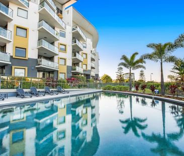 Waterfront Living with Ground-Floor Convenience! - Photo 2