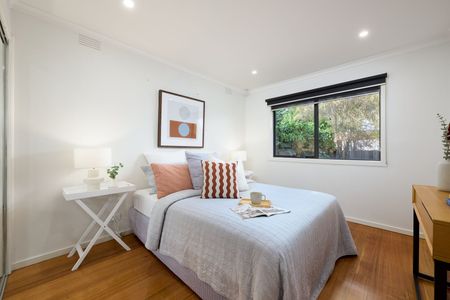 FULLY RENOVATED 2BR HOME WITH ENTRY FROM ELIZABETH STREET - Photo 4