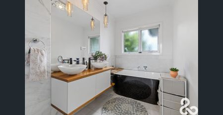 Stunning 2-Bedroom Home in Prime Preston Location - Photo 4