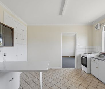 Spacious Family Home in Glenorchy - Photo 2