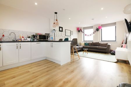 Corner House, Cathays - Photo 2