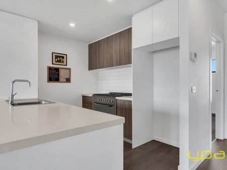 Modern and Convenient Open Plan Living - Photo 5