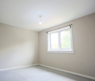 Queens Gardens, East Calder, EH53, West Lothian - Photo 5