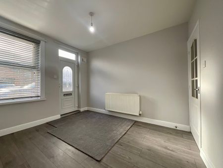 2 bedroom Mid Terraced House to let - Photo 3