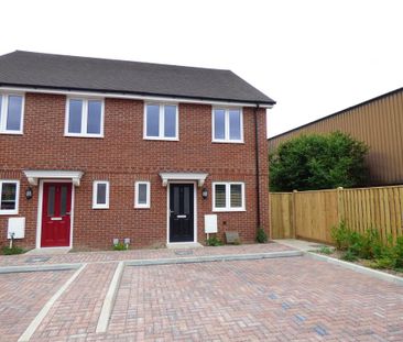 3 bedroom semi-detached house to rent - Photo 4