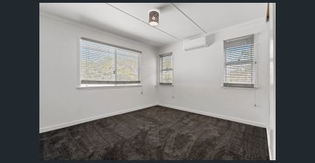 Stunning 5-Bedroom Family Home in Mt. Gravatt East - A Perfect Sanctuary for Your Family - Photo 4