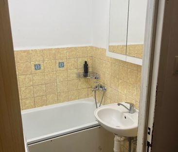 Prenajmem 1 izbový byt BA Vrakuňa - Photo 3