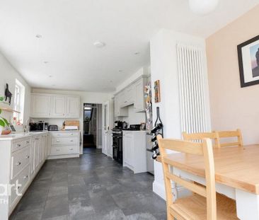 4 bedroom terraced house to rent - Photo 6