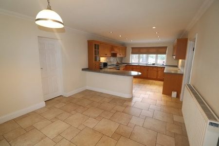 Burntwood Avenue, Emerson Park, RM11 3JB, Property for rent - Photo 3