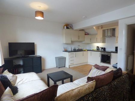 2 bedroom flat to rent - Photo 2