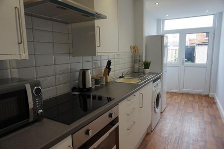 1 bedroom in a house share to rent - Photo 5