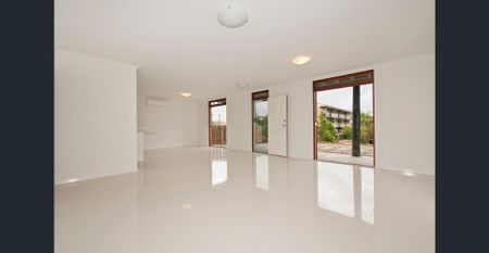 HALF A HOUSE! - Photo 4