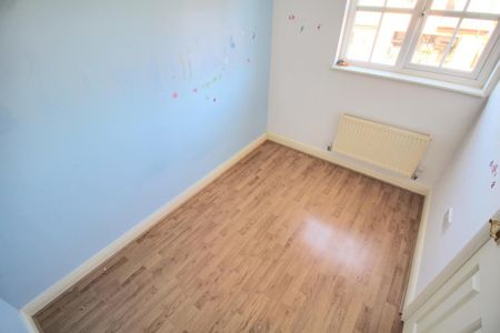 3 bedroom detached house to rent - Photo 4