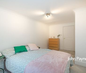 Connaught Mews, London, SE18 - Photo 4