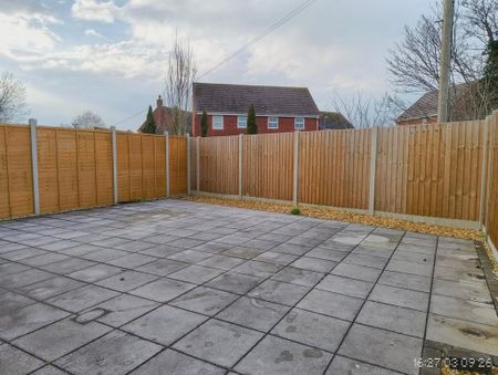 2 bedroom semi-detached house to rent - Photo 3