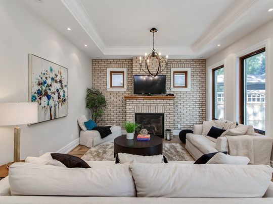 For Lease - 441 Oriole Parkway, Toronto, Ontario - Photo 1