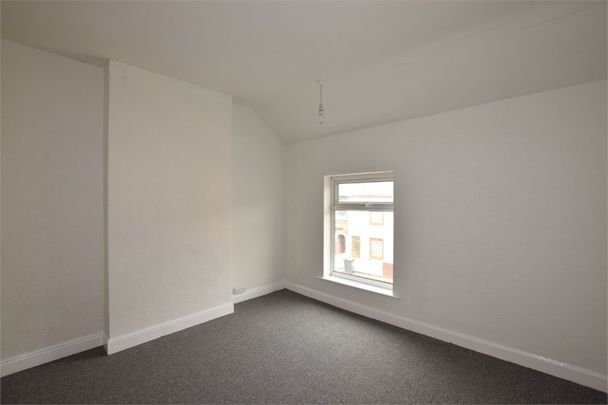 2 Bedroom Semi-Detached House - Photo 1