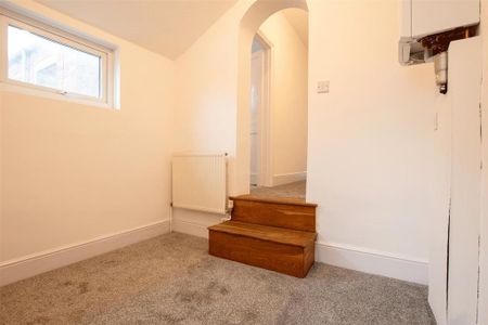2 bedroom terraced house to rent - Photo 2