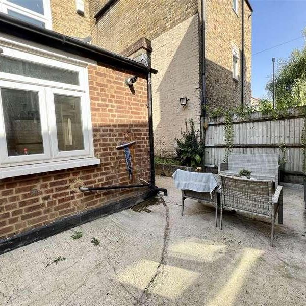 Helix Gardens, London, SW2 - Photo 1