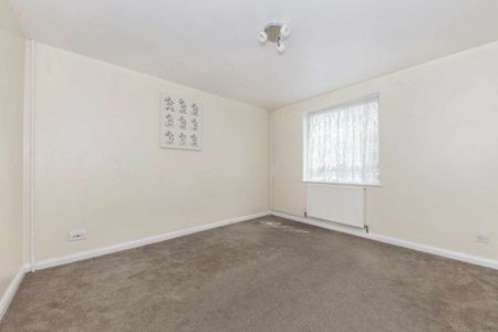 Flanders Crescent, Tooting, SW17 - Photo 2