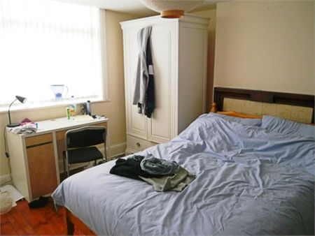 7 Bedroom Shared House - Photo 2